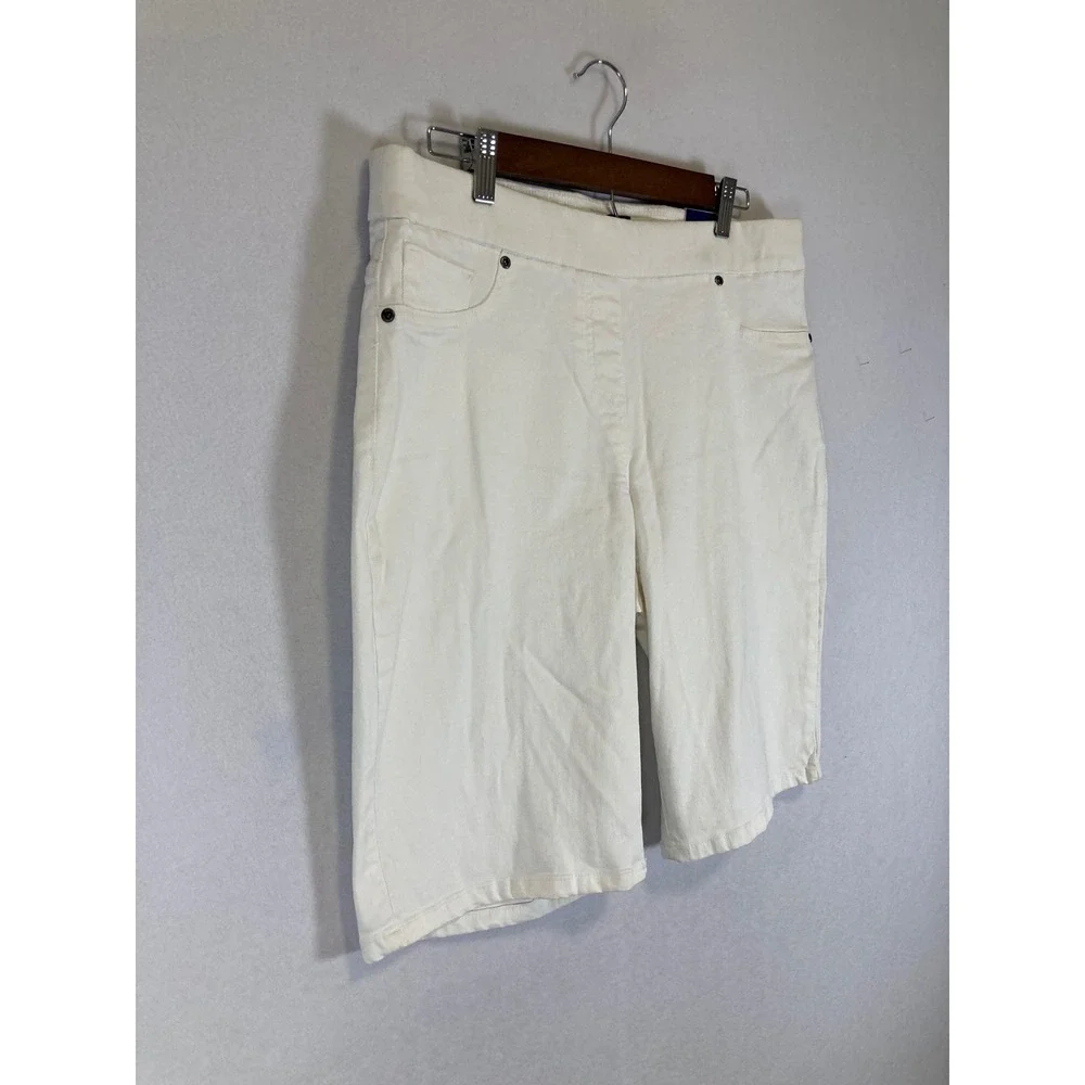 Coastal Summer Basic Editions Women L White Stretch Denim Pull On Bermuda Shorts